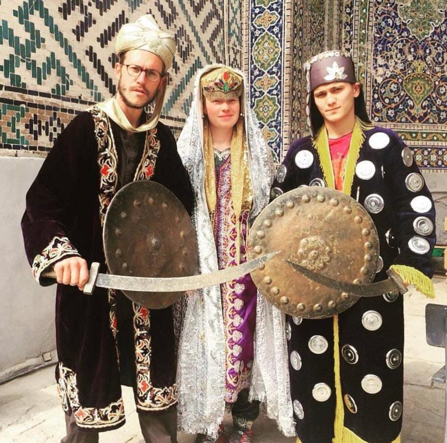 Muharram Homestay In The Neighborhood Of The Registan Square, 家族 ゲストハウス Samarkanda Zewnętrze zdjęcie