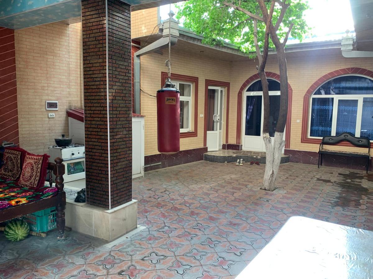 Muharram Homestay In The Neighborhood Of The Registan Square, 家族 ゲストハウス Samarkanda Zewnętrze zdjęcie
